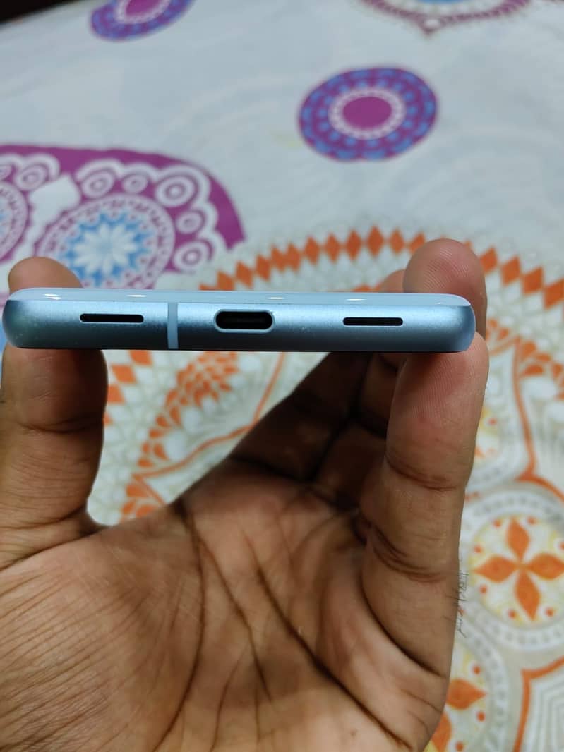 Google Pixel 7a 4