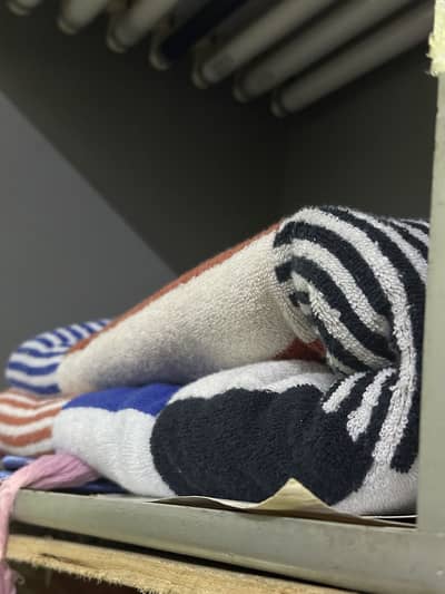 Argent sell Towel