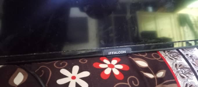 iFFALCON IFF40S52, which is a 40-inch Full HD (FHD) Smart Android TV
