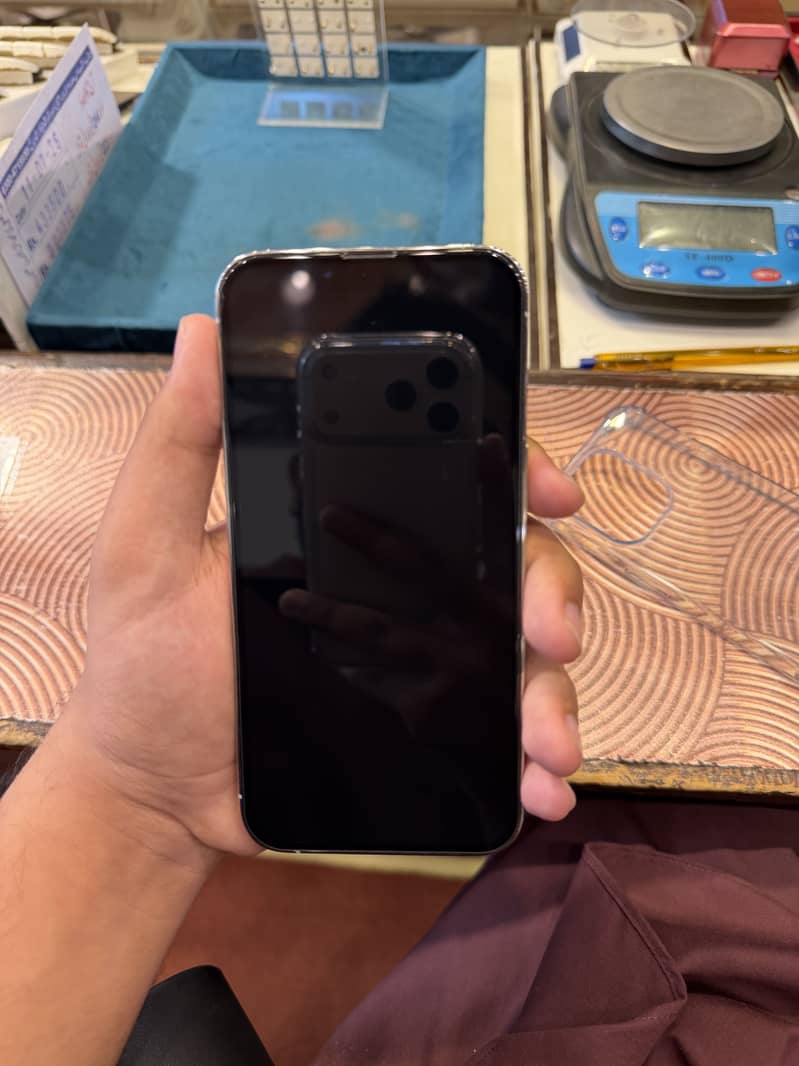 Apple iPhone 13 6