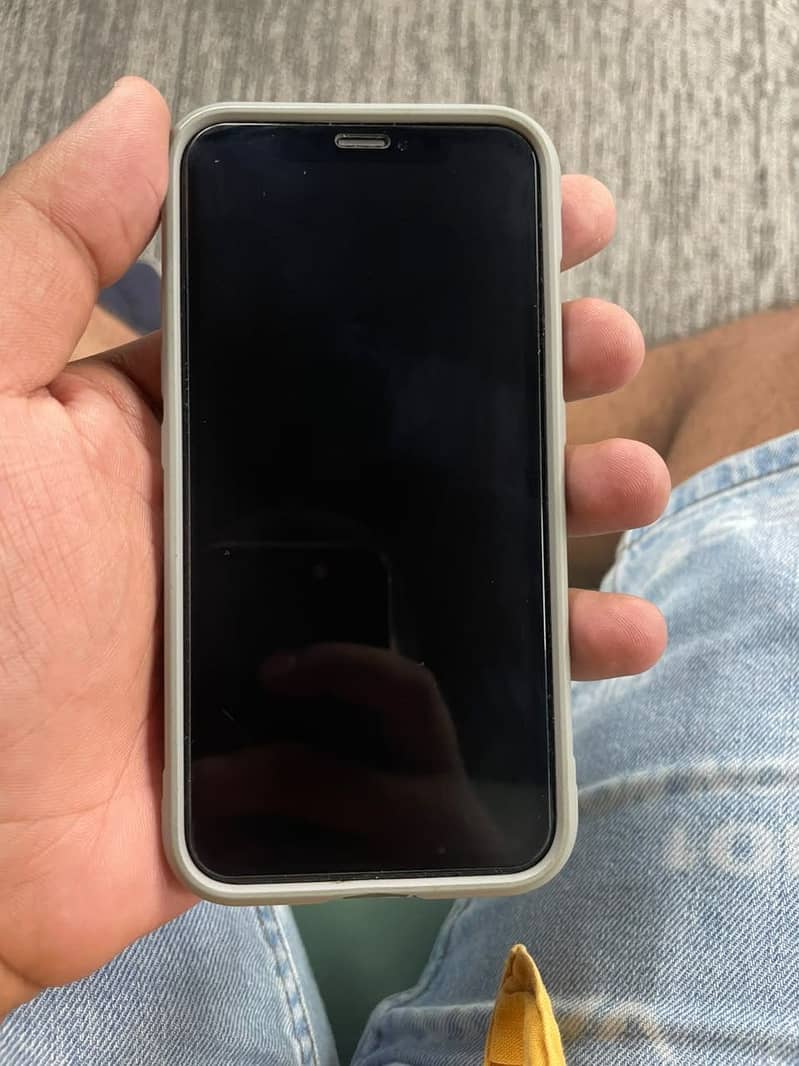 Apple iPhone X 3