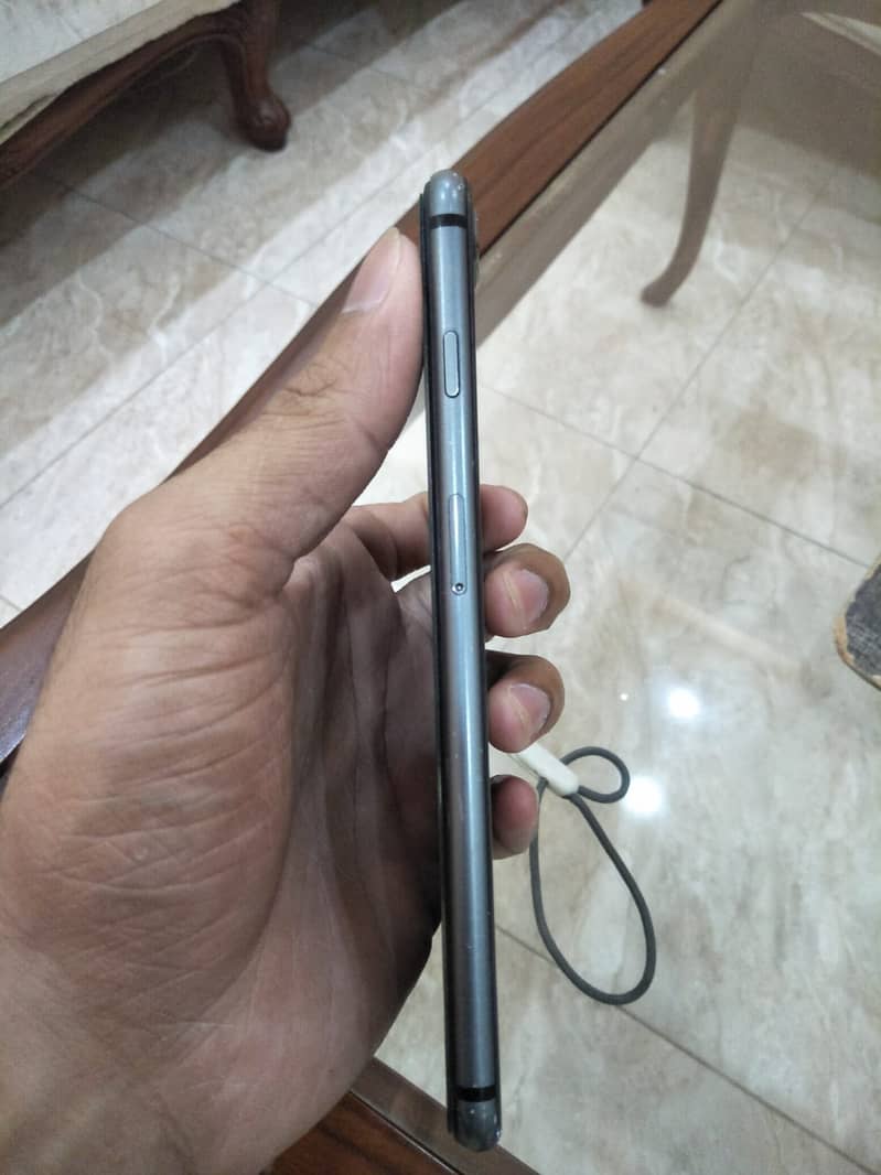 Apple iPhone 8 Plus 5
