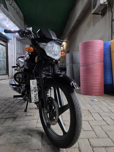 Suzuki GR-150 Black color