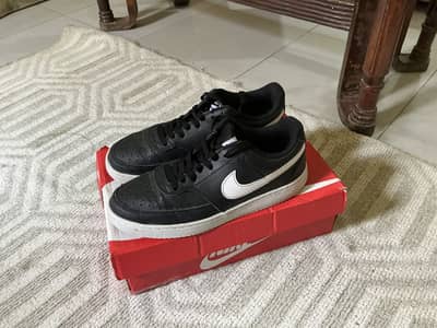 Original Nike court low nn slightly used size US 8 Uk 7