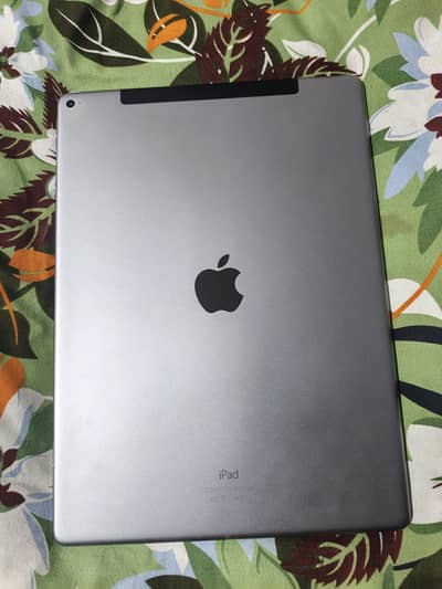 ipad pro 12.9 10/10 cond