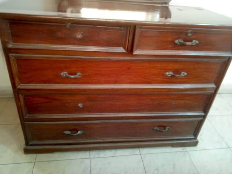 Dressing table 4