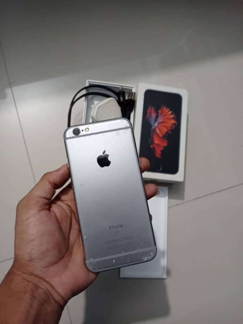 Apple iPhone 6S Plus 0