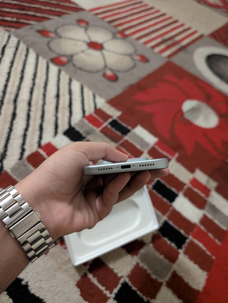 Apple iPhone 17 Pro Max 1 TB  With Box Pta Approved CL0N E 6