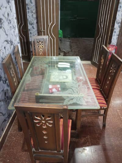 Dining table for sale