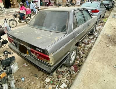 Nissan Sunny 1987