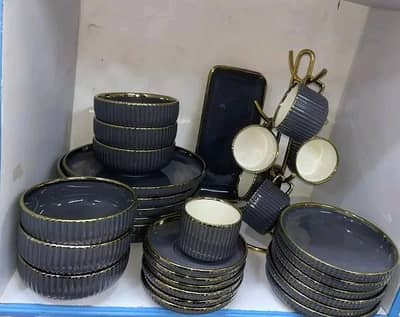 32 pcs never used breakfast set for sale
