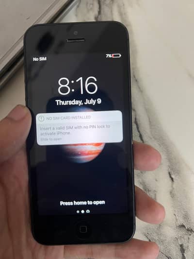 iPhone 5 (Classic Slate Black) • 10/10 Pristine Mint Condition