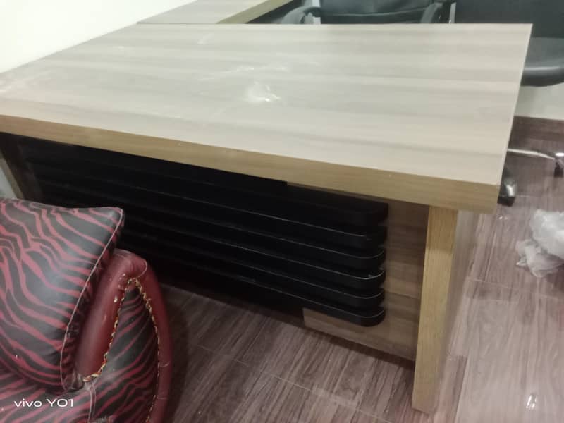 Office Table 0