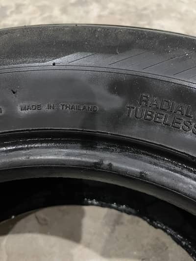 Arroy carolla tyre 195/70R14 good condition