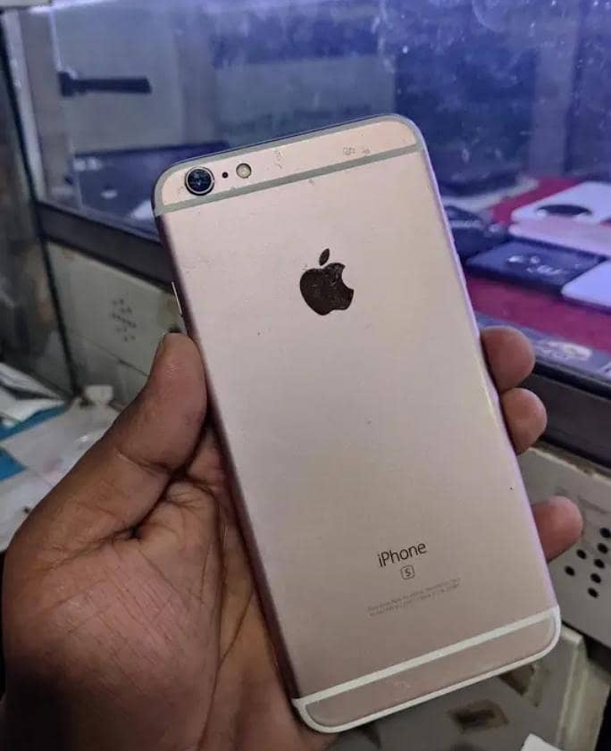 Apple iPhone 6S Plus 1