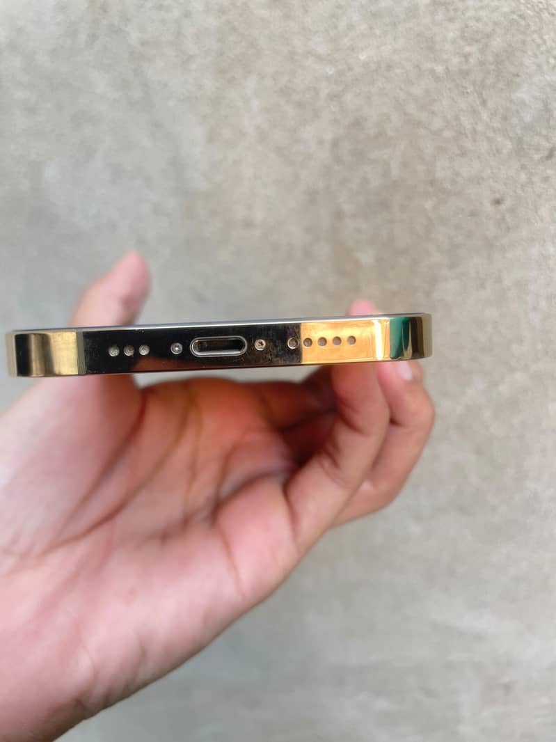 iPhone 12pro 8