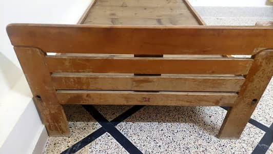 Diyar single bed