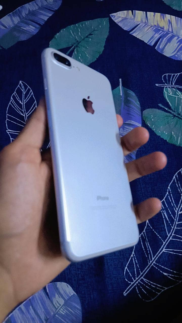 Apple iPhone 7 Plus 0