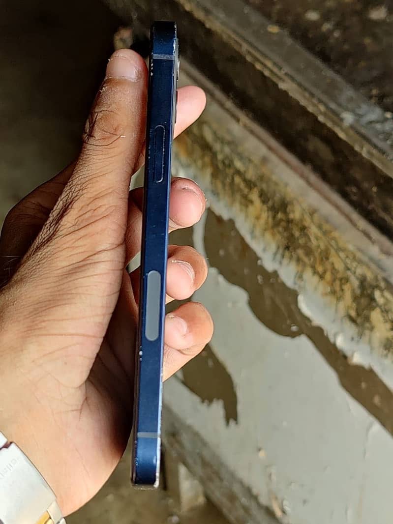 Apple iPhone 12 3