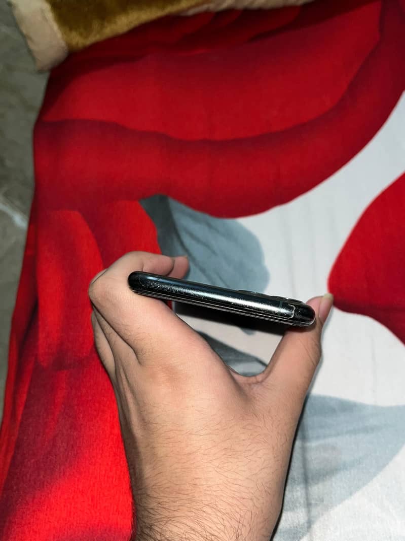 Apple iPhone 11 Pro Max 5