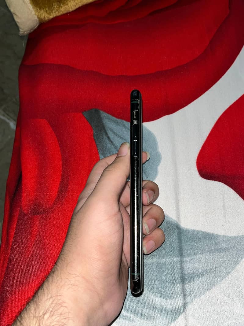 Apple iPhone 11 Pro Max 7