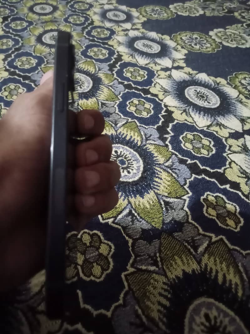 Apple iPhone 12 3
