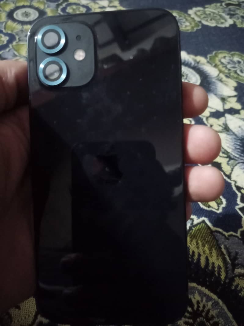 Apple iPhone 12 4