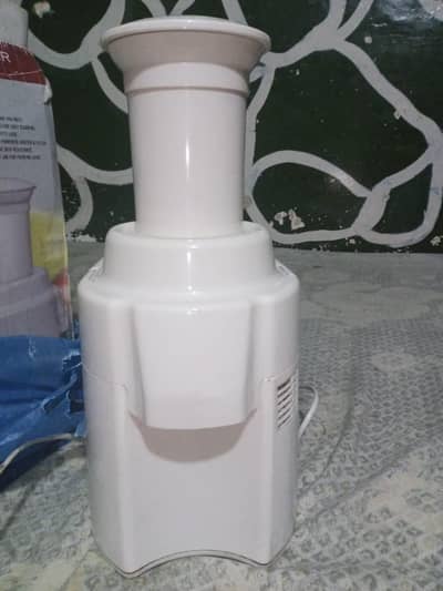 Westpoint Juicer Machine – Good Condition