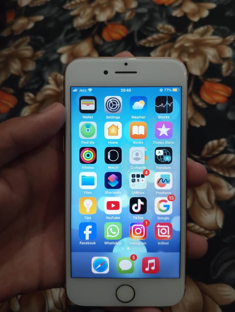Apple iPhone 8 1