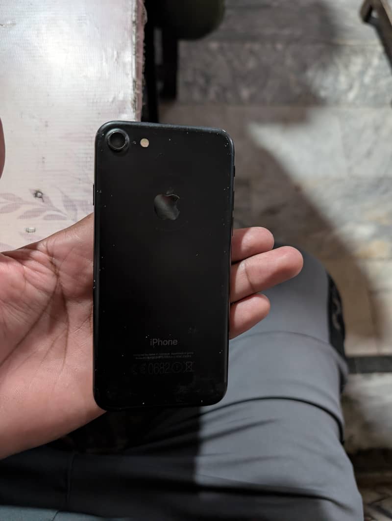Apple iPhone 7 2