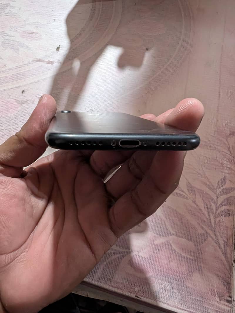 Apple iPhone 7 4