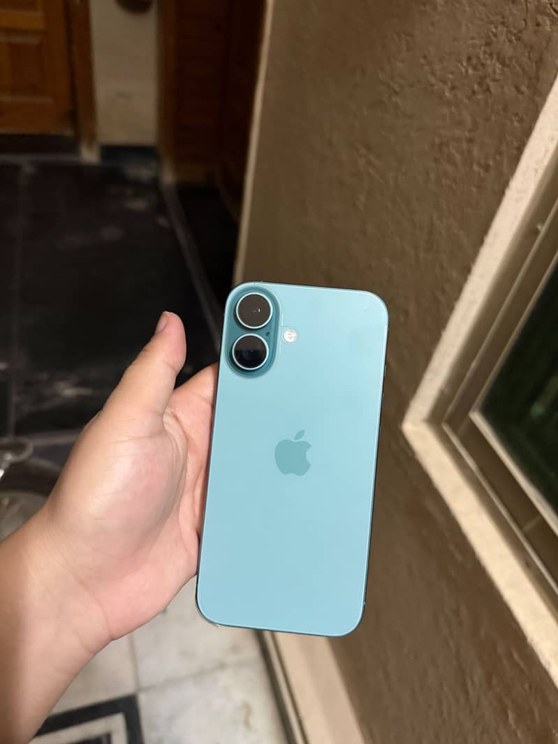 Apple iPhone 16 1