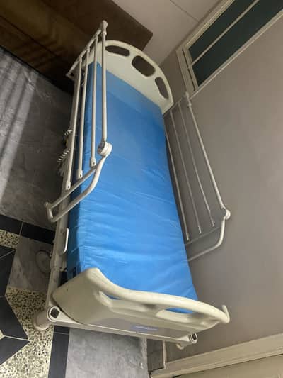 Patient bed