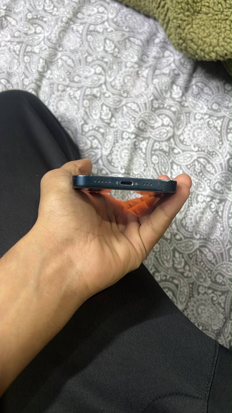 Apple iPhone 13 3
