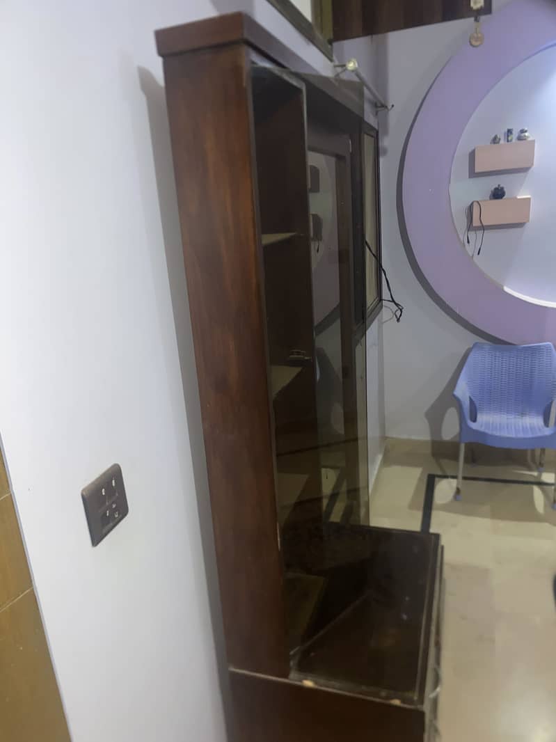 Big mirror table 0