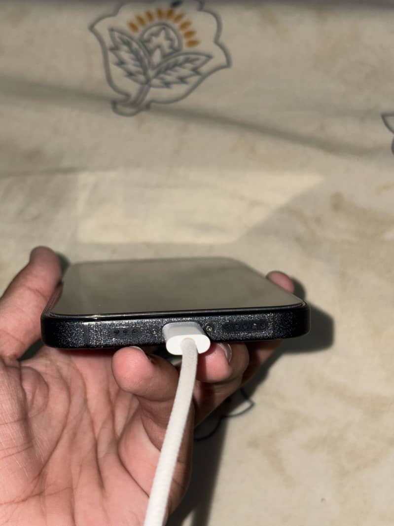 Apple iPhone 15 3