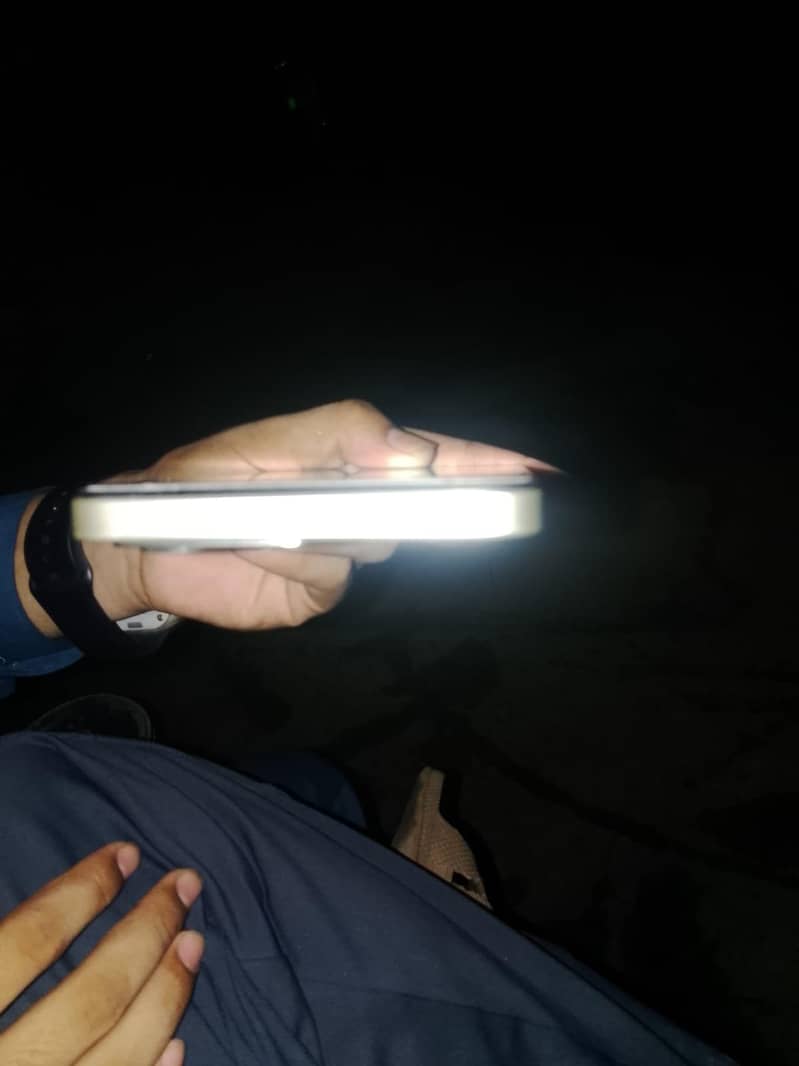 Realme C75 4