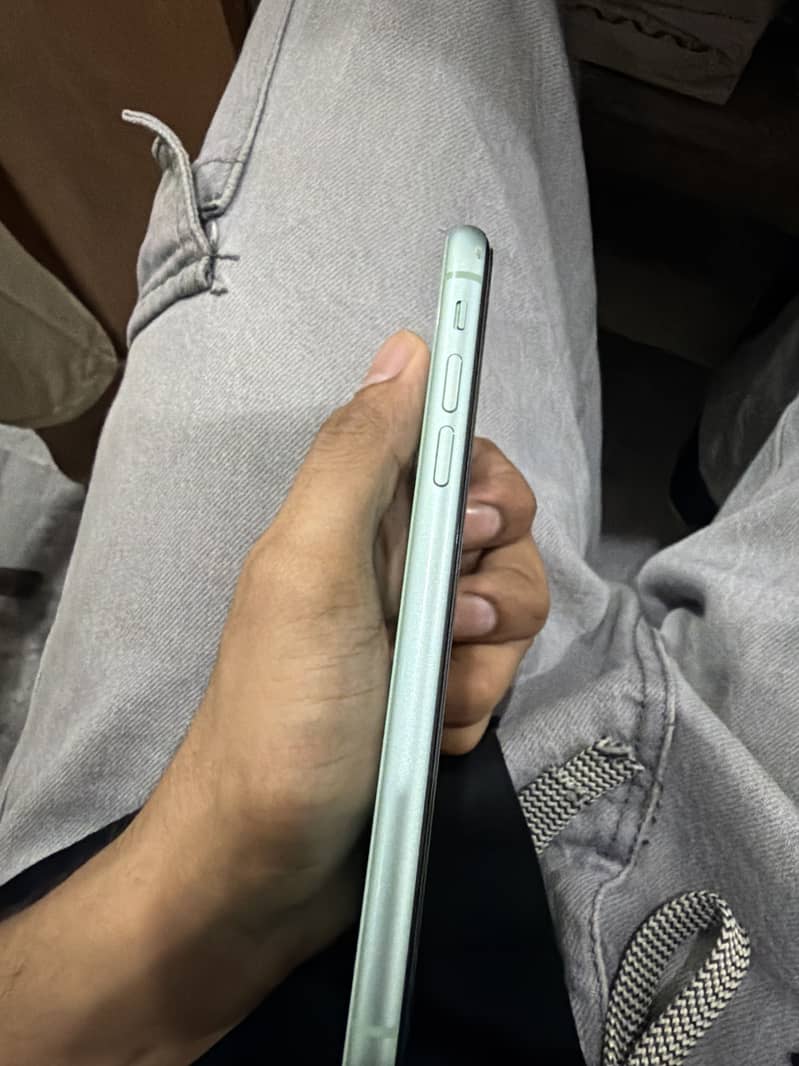 Apple iPhone 11 5