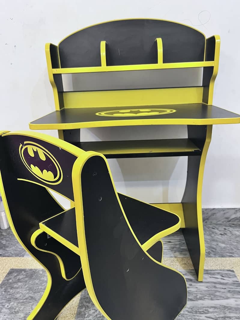 Study Table batman theme 0