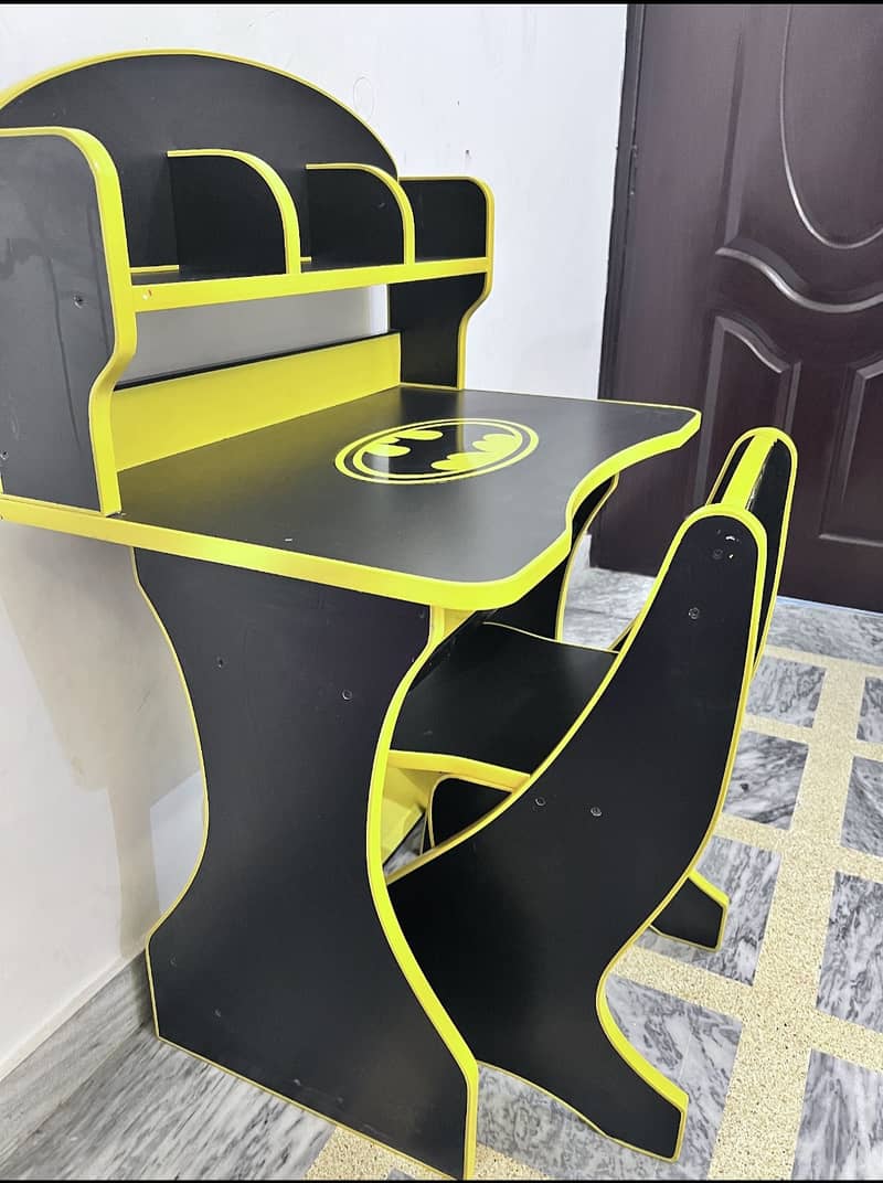 Study Table batman theme 1