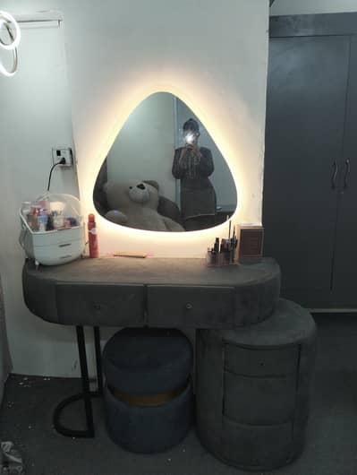 dressing table available for sale