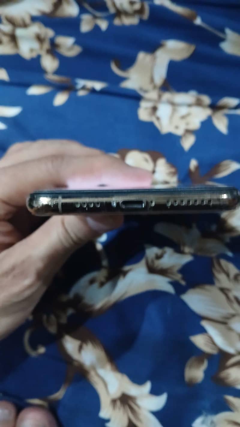 Apple iPhone XS Max 2