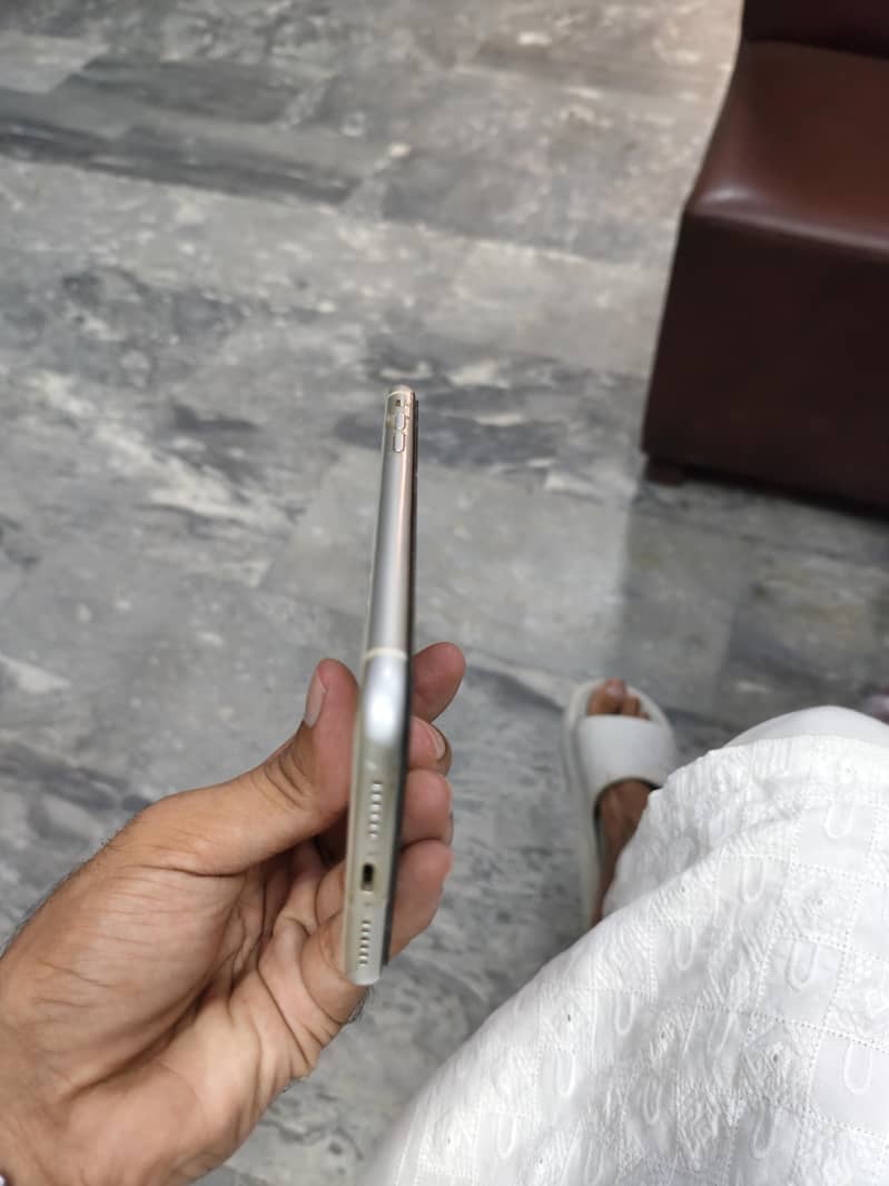 Apple iPhone 11 3