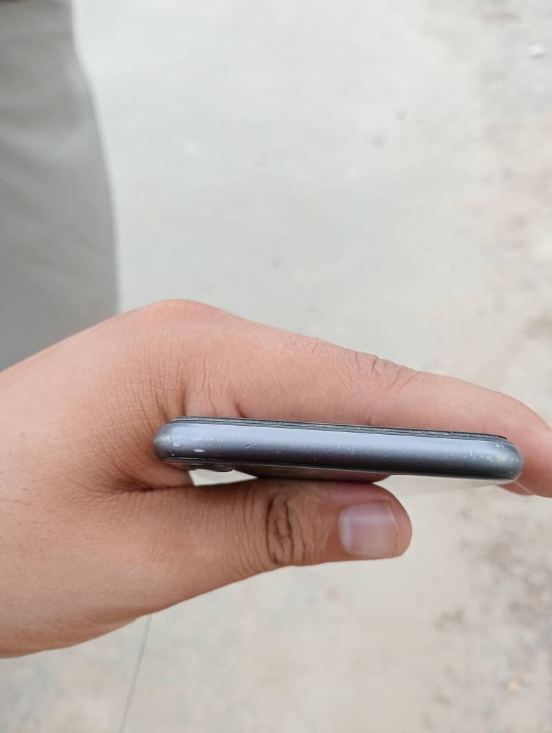 Apple iPhone 8 0