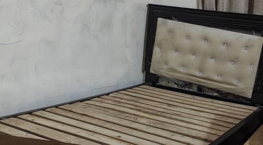 single bed with mattress