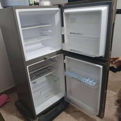8 Cubic fridge for Sale Rs. 35000/-