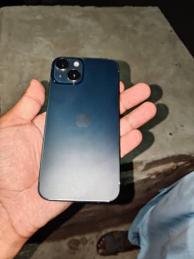 Apple iPhone 13