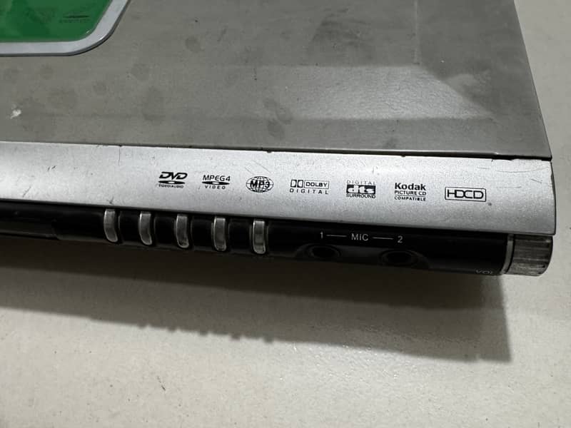 DVD CD player 0