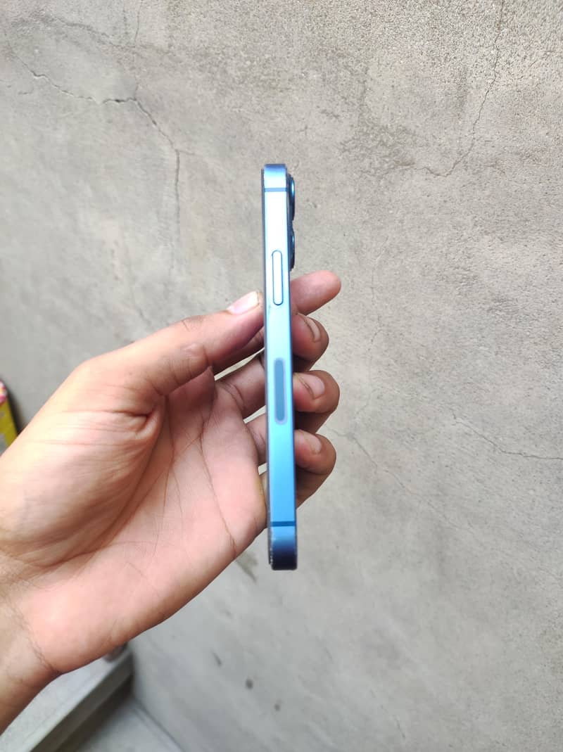 Apple iPhone 13 mini 6
