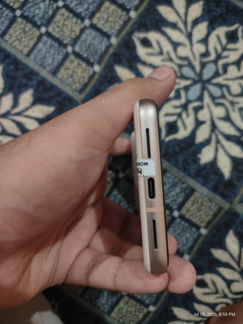 Google Pixel 8 5